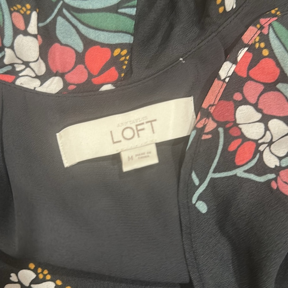 LOFT Ruffled Tiered Dress with Bishop Sleeves. Hydrangea peasant. Size m. Grey - Picture 3 of 9
